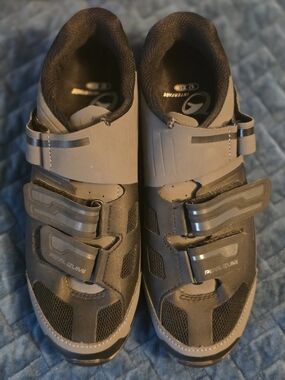 Pearl Izumi Gray Cycling Shoes - Secure Strap Fit, 2 Bolt, Size 41